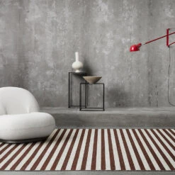 Narrow Stripe Icon -käytävämatto -Muuto kauppa 2806257 Arkad narrow stripe icon red clay miljo 75b0eeab54