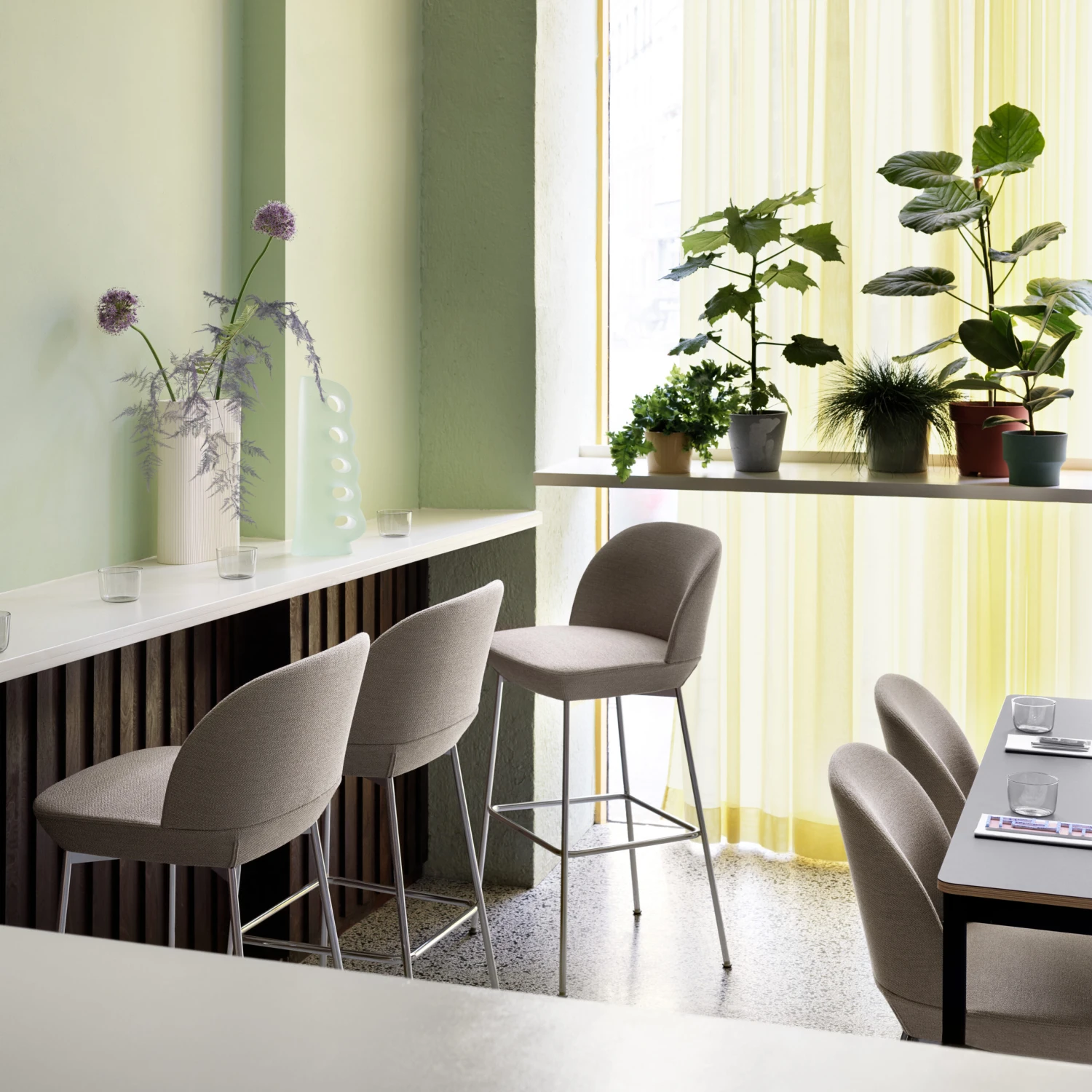 Muuto Oslo Baarituoli Kromatut Jalat 5 Muuto Oslo Baarituoli Kromatut Jalat - Image 3