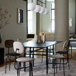 Menu Afteroom Ruokatuoli, Mustat Jalat Nahkainen Istuinosa -Muuto kauppa 45918 01 06 b24e2506a6