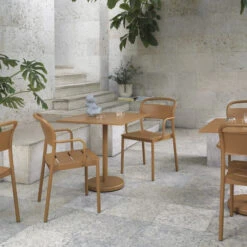 Muuto Linear Teräspöytä 70x70 Cm -Muuto kauppa 501298 01 2 EnvironmentImage 0194df3e90