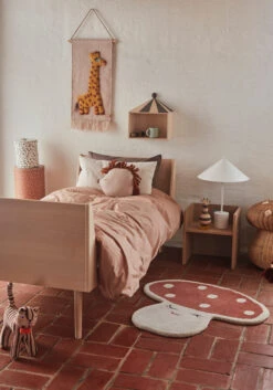 OYOY Malle Mushroom Matto 75x77 Cm 9 OYOY Malle Mushroom Matto 75x77 Cm -Muuto kauppa 506829 01 4 EnvironmentImage 75e42599a9