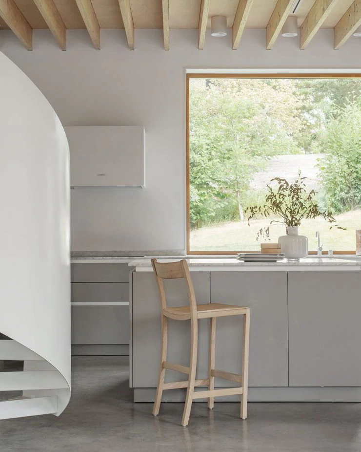 Waiter Baarijakkara 5 Waiter Baarijakkara - Image 3