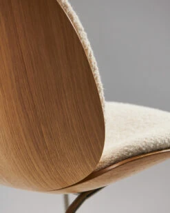 Gubi Beetle Etupuolelta Verhoiltu Tuoli Tammi -Muuto kauppa 570582 01 4 ProductImageDetail 4014addebb
