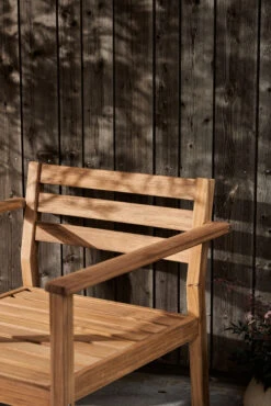 Stockaryd Lounge-nojatuoli Tiikki -Muuto kauppa 573525 01 30 ProductImageDetail 8d5cad03fc