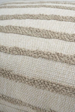 Stripes Outdoor -tyyny 40 X 60 Cm 11 Stripes Outdoor -tyyny 40 X 60 Cm -Muuto kauppa 576282 01 33 ProductImageDetail ac6d33b94a