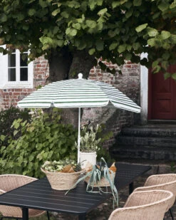 House Doctor Helo Ruokapöytä 90 X 200 Cm -Muuto kauppa 578608 01 40 EnvironmentImage 2fddf7d6f0