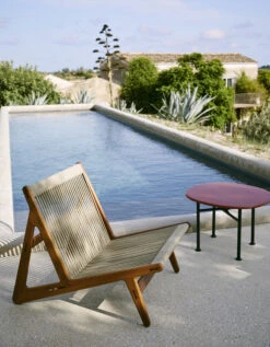 Gubi MR01 Initial Outdoor Lounge Chair -Muuto kauppa 578688 01 40 EnvironmentImage 3e87658856