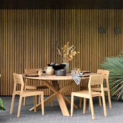 Circle Outdoor -ruokapöytä Tiikki -Muuto kauppa circle outdoor bord miljo3 b879bfcd6a