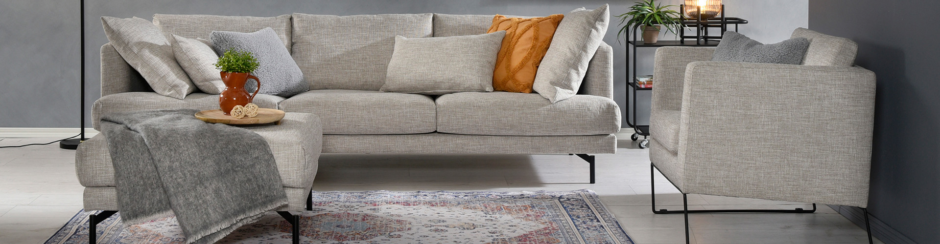 Edessä -Muuto kauppa sohvat ja nojatuolit ylapalkki